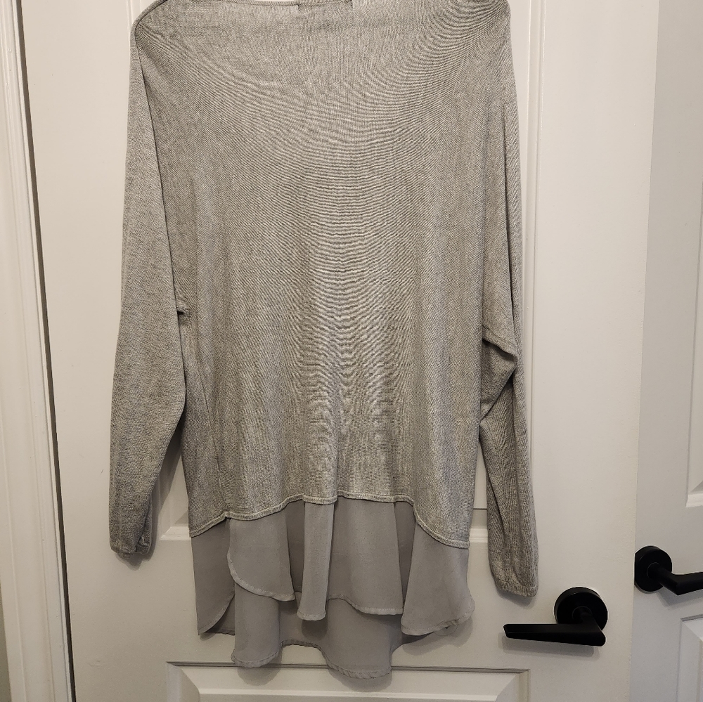 Grey Top - Picture 2 of 2